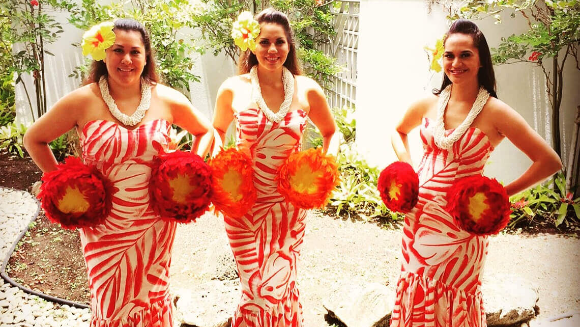 hula dancers