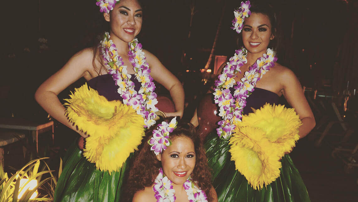 hula dancers