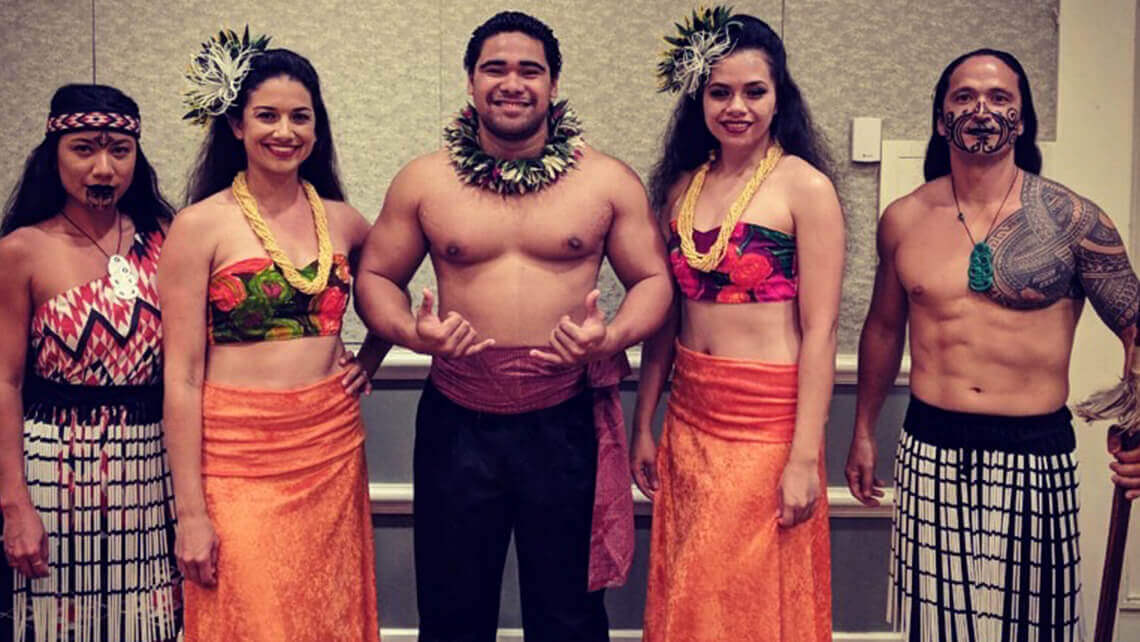 hula dancers