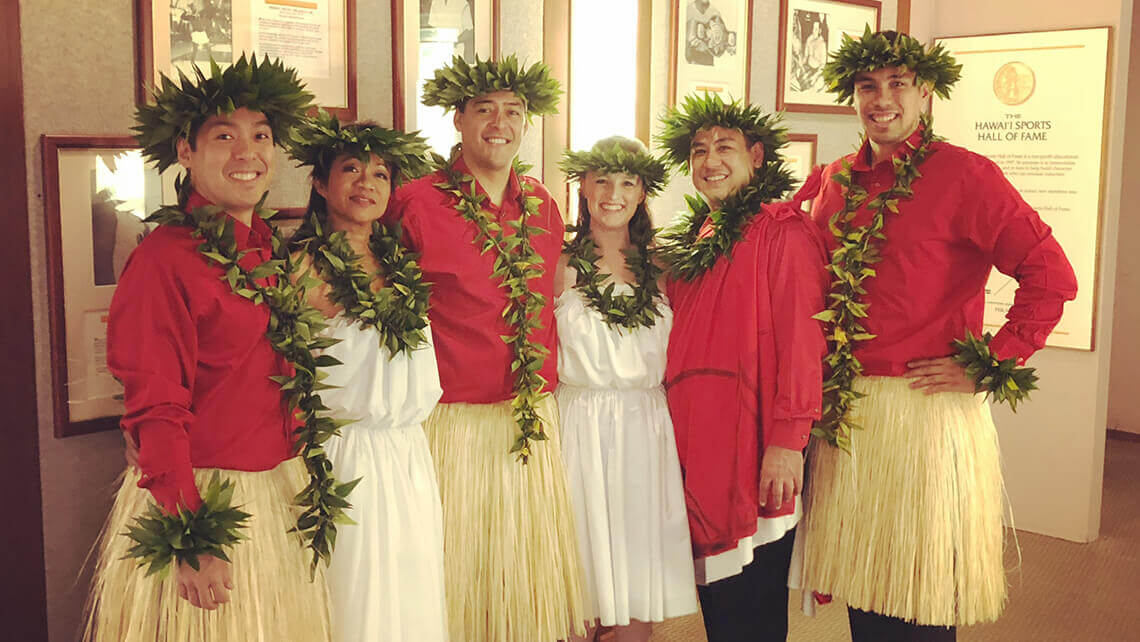 hula dancers