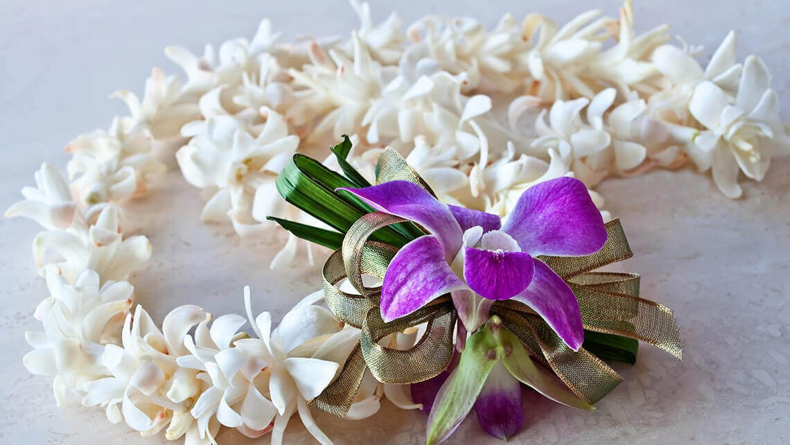 traditional hawaiian lei