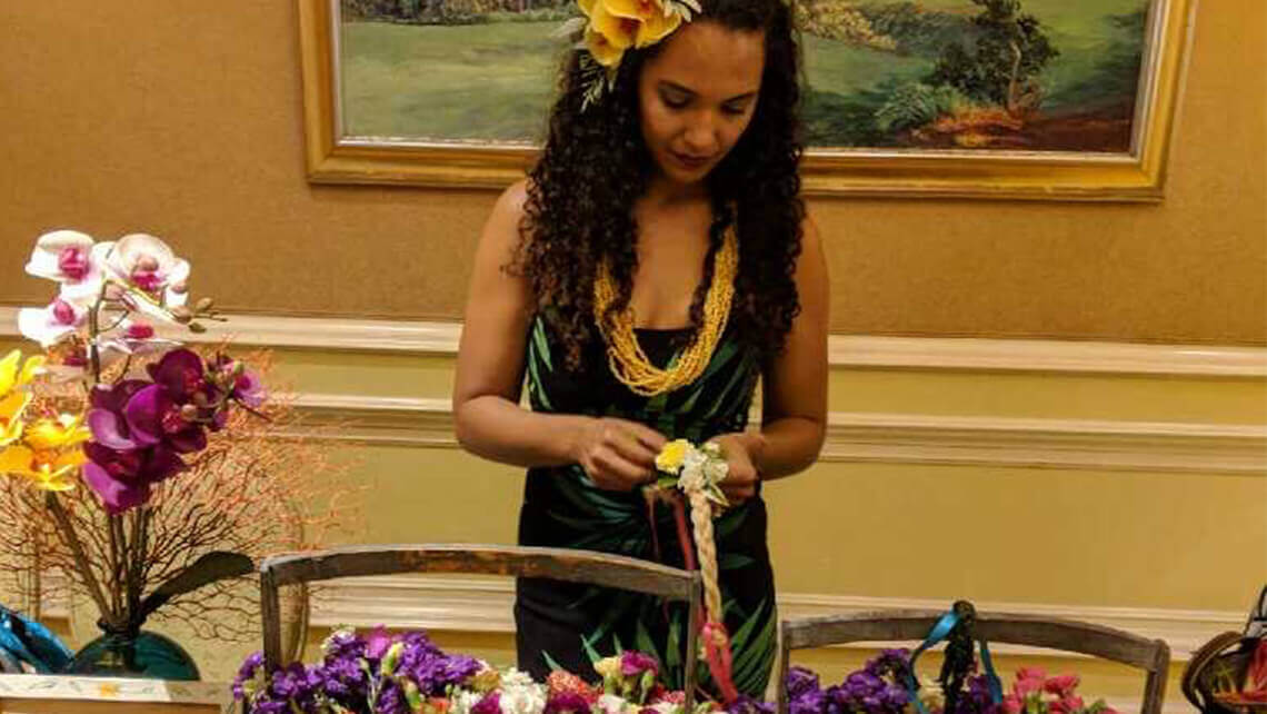 hawaiian flower rosette lei